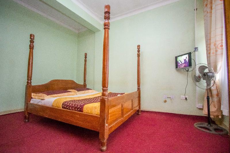 Serene Hotel Kampala Esterno foto