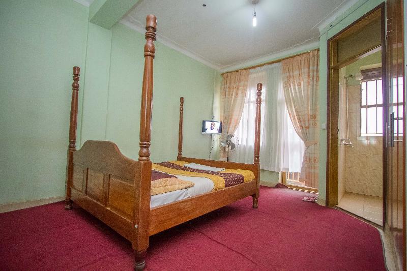 Serene Hotel Kampala Esterno foto