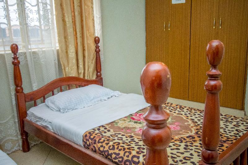 Serene Hotel Kampala Esterno foto